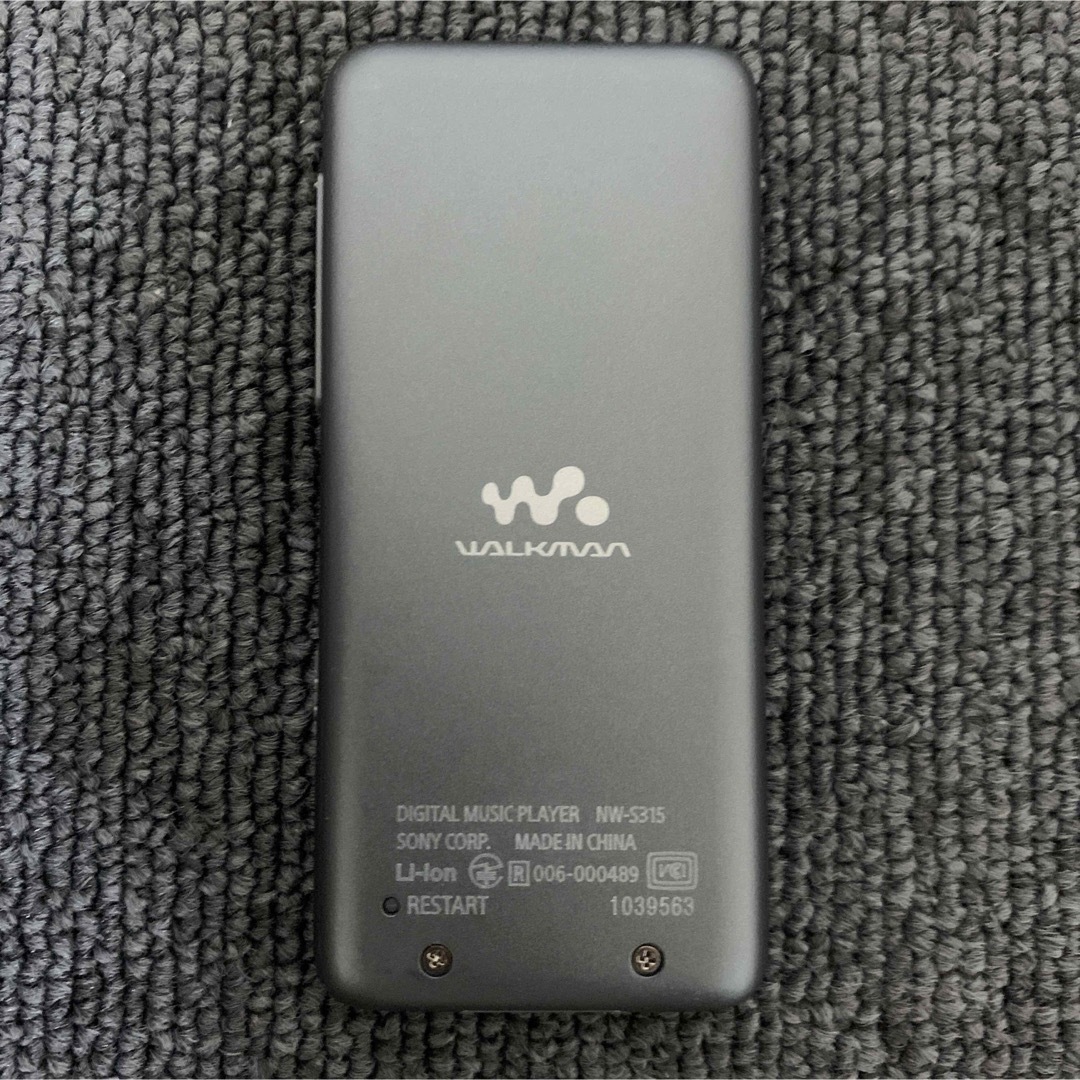 WALKMAN(ウォークマン)のSONY WALKMAN NW-S315 ソニーウォークマン 16GB ブラック スマホ/家電/カメラのオーディオ機器(ポータブルプレーヤー)の商品写真