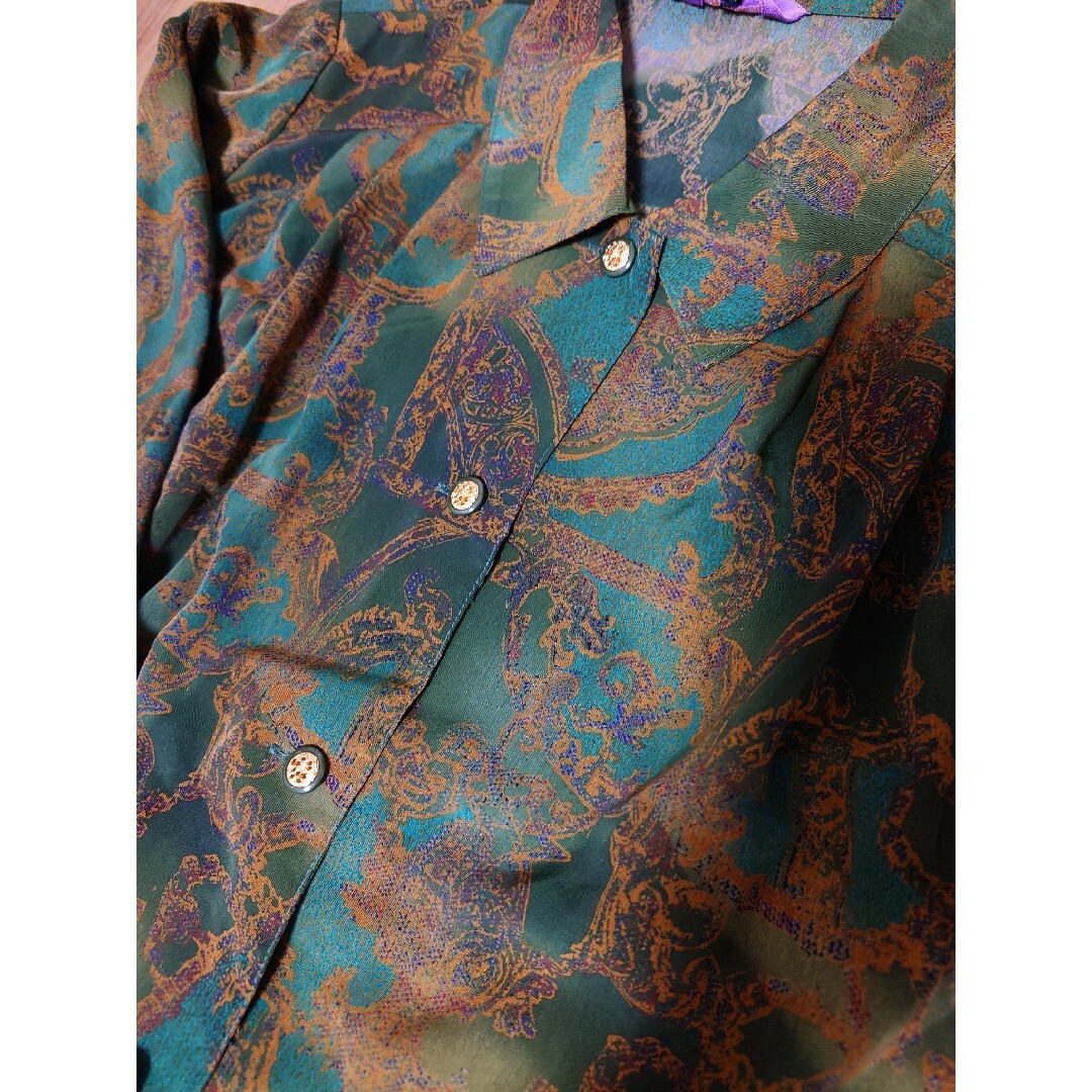 シャツ　ブラウス　レトロ　ヴィンテージ　古着　古着系　グリーン　緑　ブラウン レディースのトップス(シャツ/ブラウス(長袖/七分))の商品写真