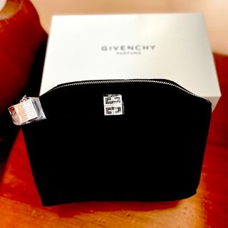 ジバンシィ(GIVENCHY)の新品　ジバンシー GIVENCHY  ノベルティマルチポーチ　正規品　ブラック(ポーチ)