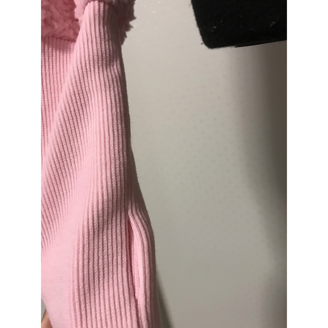 新品　ボアパーカー　ピンク　指穴付き レディースのトップス(パーカー)の商品写真