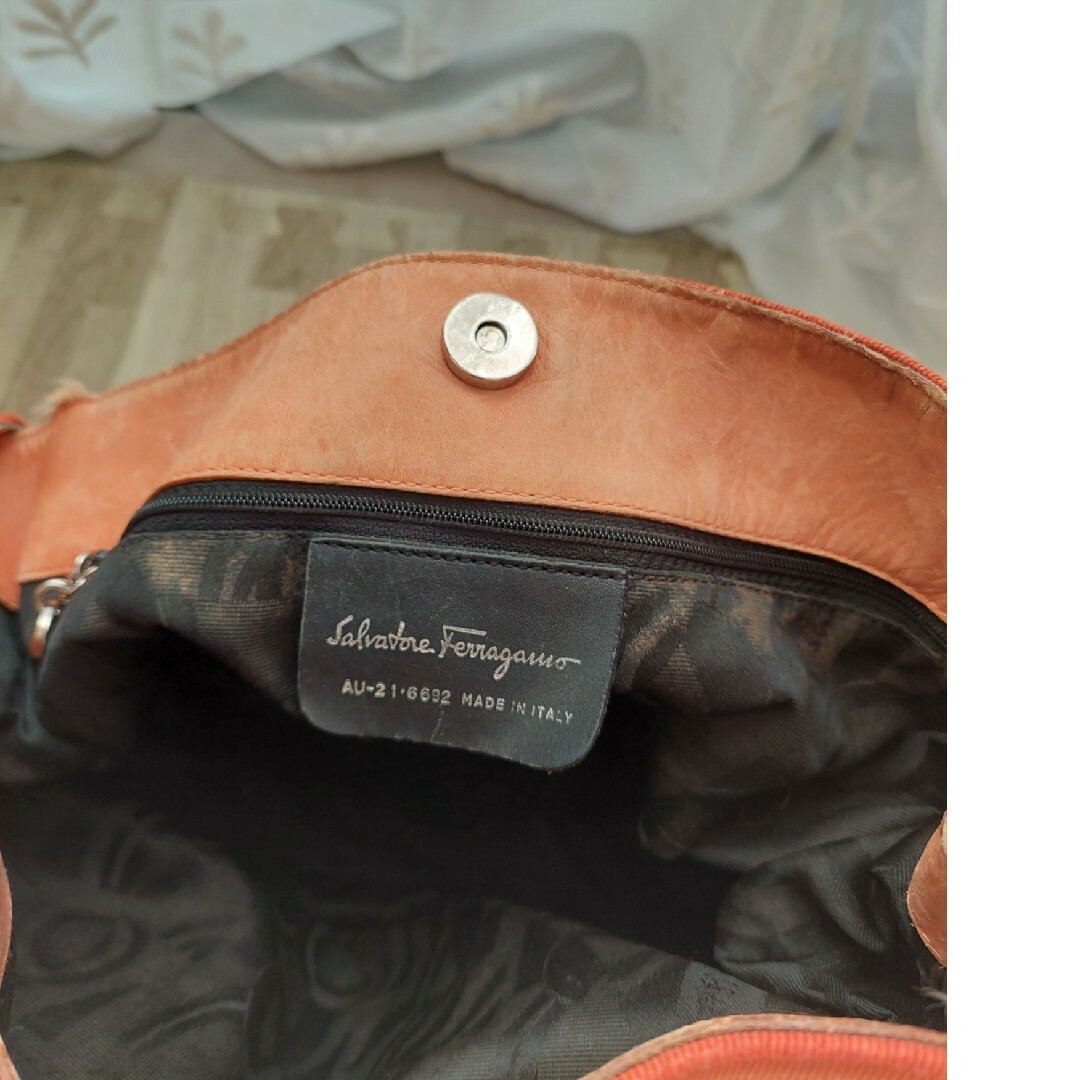 Salvatore Ferragamo(サルヴァトーレフェラガモ)のフェラガモ　バッグ レディースのバッグ(ショルダーバッグ)の商品写真