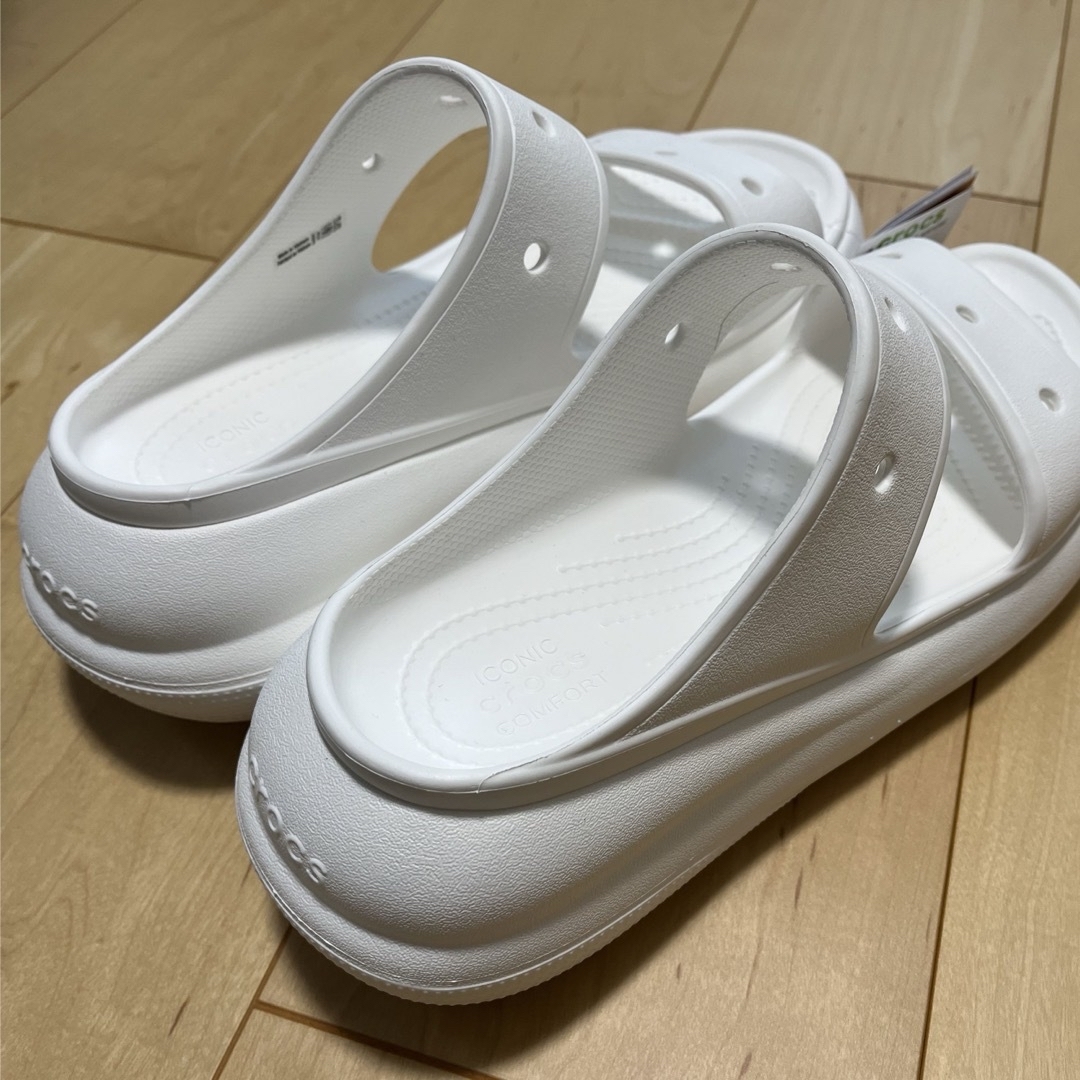 crocs(クロックス)の【クロックス】クラシッククラッシュサンダル レディースの靴/シューズ(サンダル)の商品写真