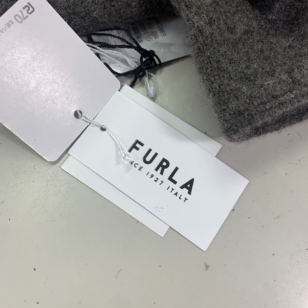 Furla(フルラ)のフルラ刺繍指無し手袋 レディースのファッション小物(手袋)の商品写真