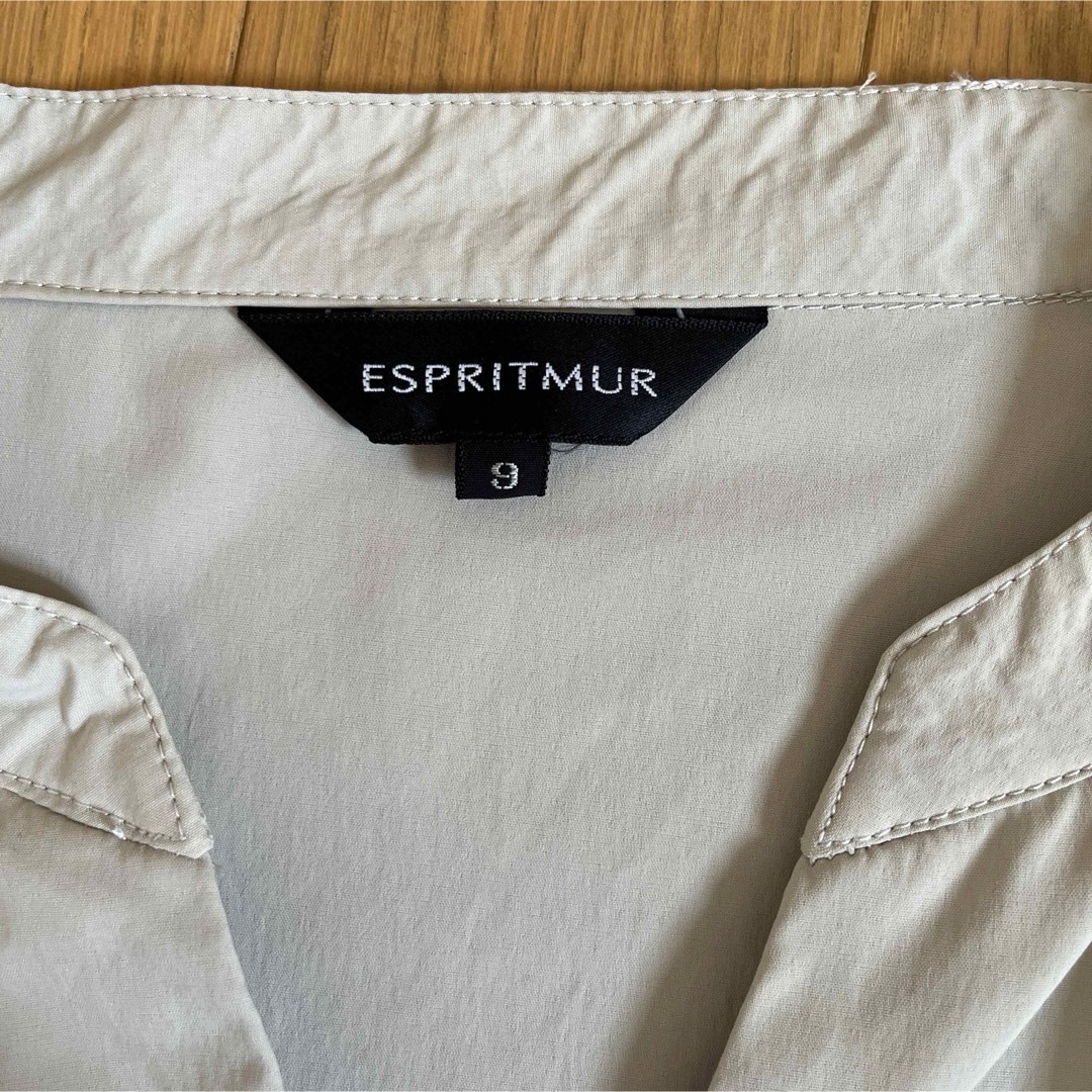 ESPRITMUR  リボンシャツ　ベージュ　9号 レディースのトップス(シャツ/ブラウス(長袖/七分))の商品写真