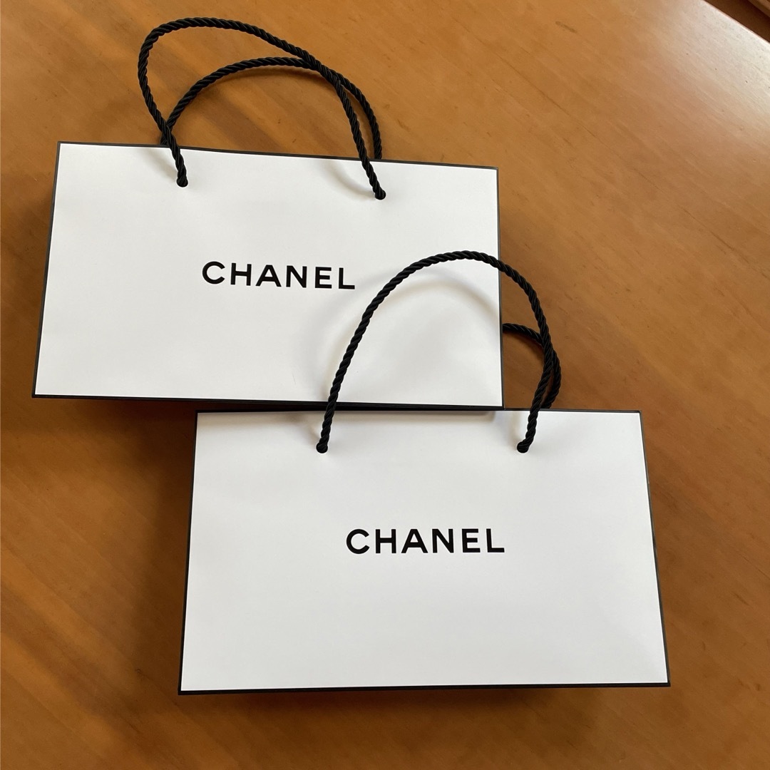 CHANEL(シャネル)のCHANEL シャネル　ショッパー　２枚 レディースのバッグ(ショップ袋)の商品写真