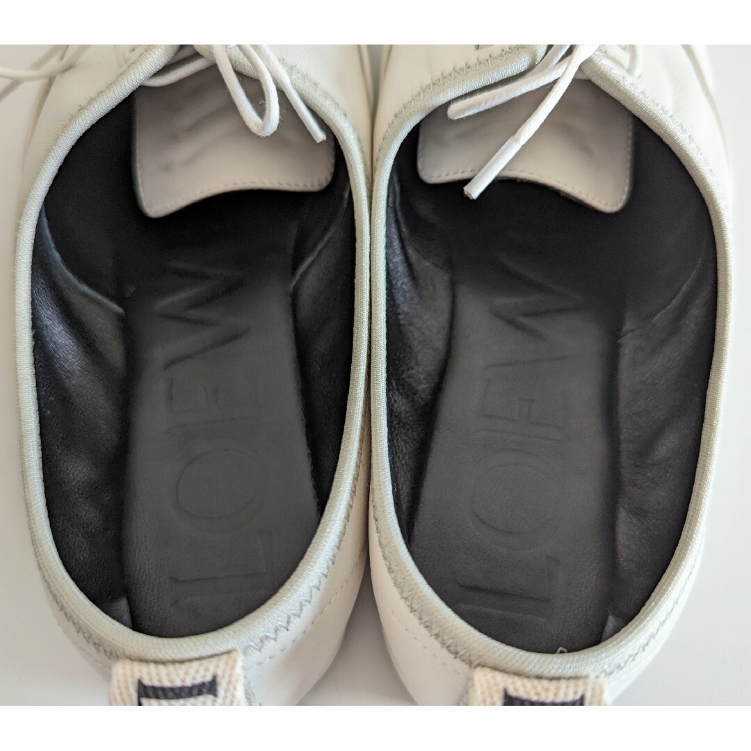 LOEWE(ロエベ)のLOEWE  ホワイト  ソフトダービーシューズ レディースの靴/シューズ(ローファー/革靴)の商品写真