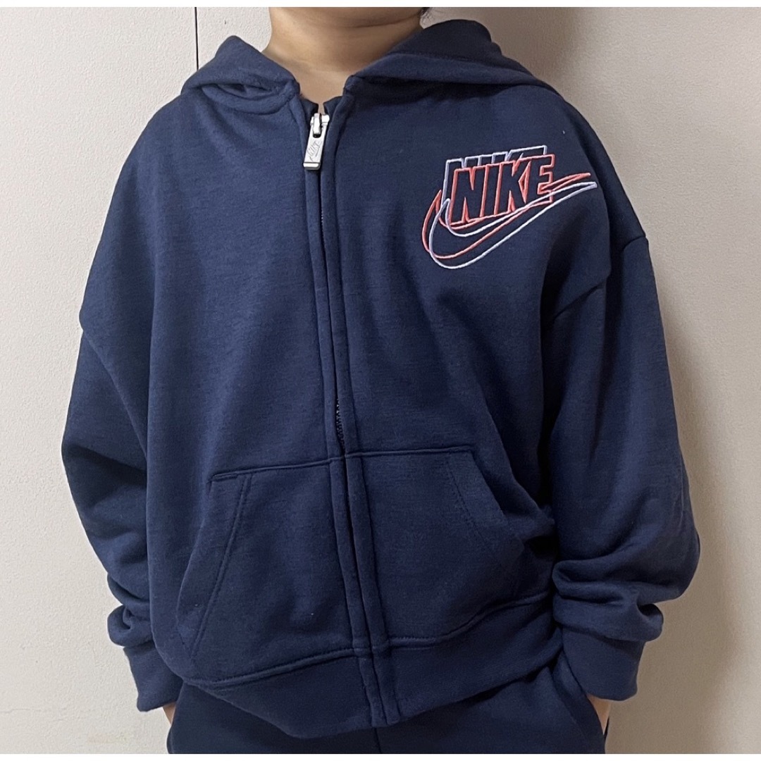 NIKE(ナイキ)のNIKEキッズアウター 110〜116cm キッズ/ベビー/マタニティのキッズ服女の子用(90cm~)(ジャケット/上着)の商品写真