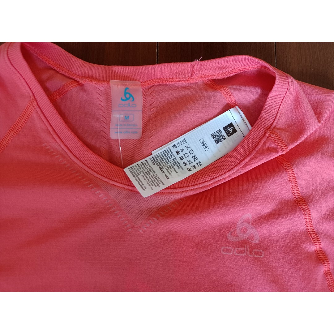 定価¥5,292 Mサイズオドロ ODLO Crew neck 半袖Tシャツ スポーツ/アウトドアのランニング(ウェア)の商品写真