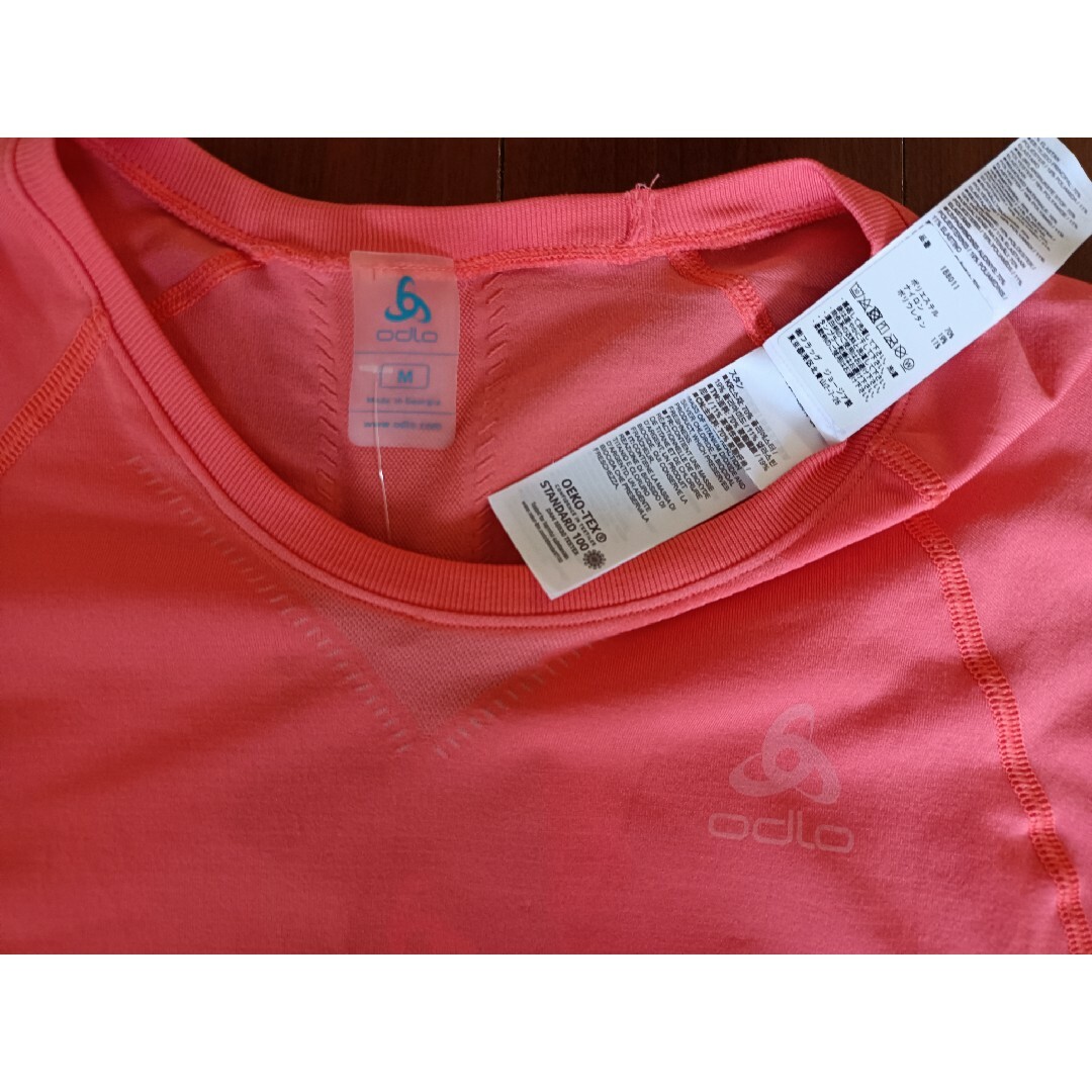 定価¥5,292 Mサイズオドロ ODLO Crew neck 半袖Tシャツ スポーツ/アウトドアのランニング(ウェア)の商品写真