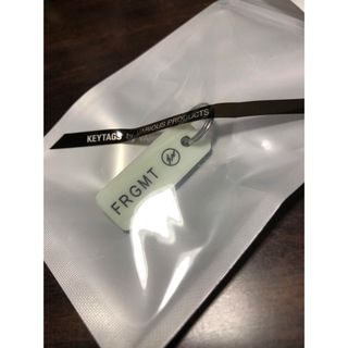 フラグメント(FRAGMENT)の[fragment] FRGMT Mini Keytag 蓄光(キーホルダー)