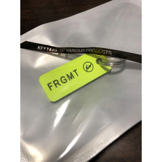 フラグメント(FRAGMENT)の[fragment] FRGMT Mini Keytag 蛍光(キーホルダー)