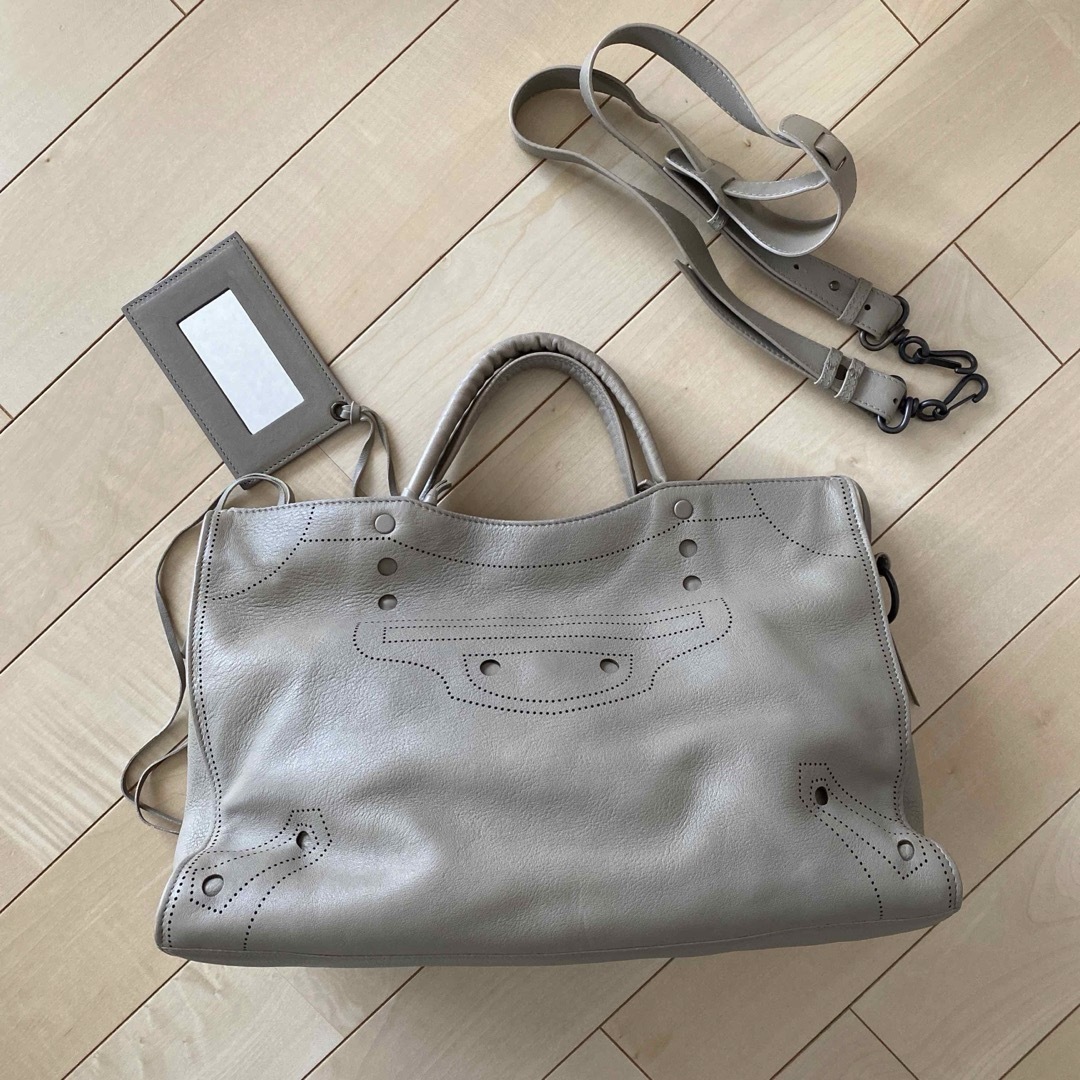 BALENCIAGA BAG(バレンシアガバッグ)の★最終価格★バレンシアガ　ブラックアウトシティ　美品 レディースのバッグ(ショルダーバッグ)の商品写真