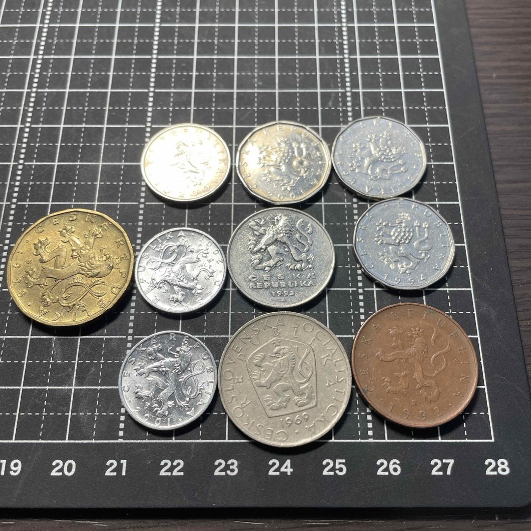 (再々値下げしました)チェコおよびチェコスロバキア硬貨セット10枚 エンタメ/ホビーの美術品/アンティーク(貨幣)の商品写真