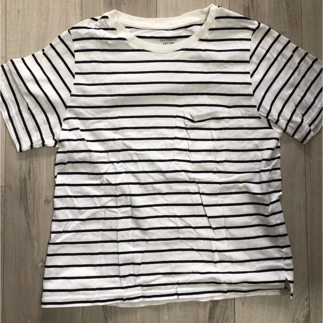 LOWRYS FARM(ローリーズファーム)のポケット付きボーダー半袖Tシャツホワイト レディースのトップス(Tシャツ(半袖/袖なし))の商品写真
