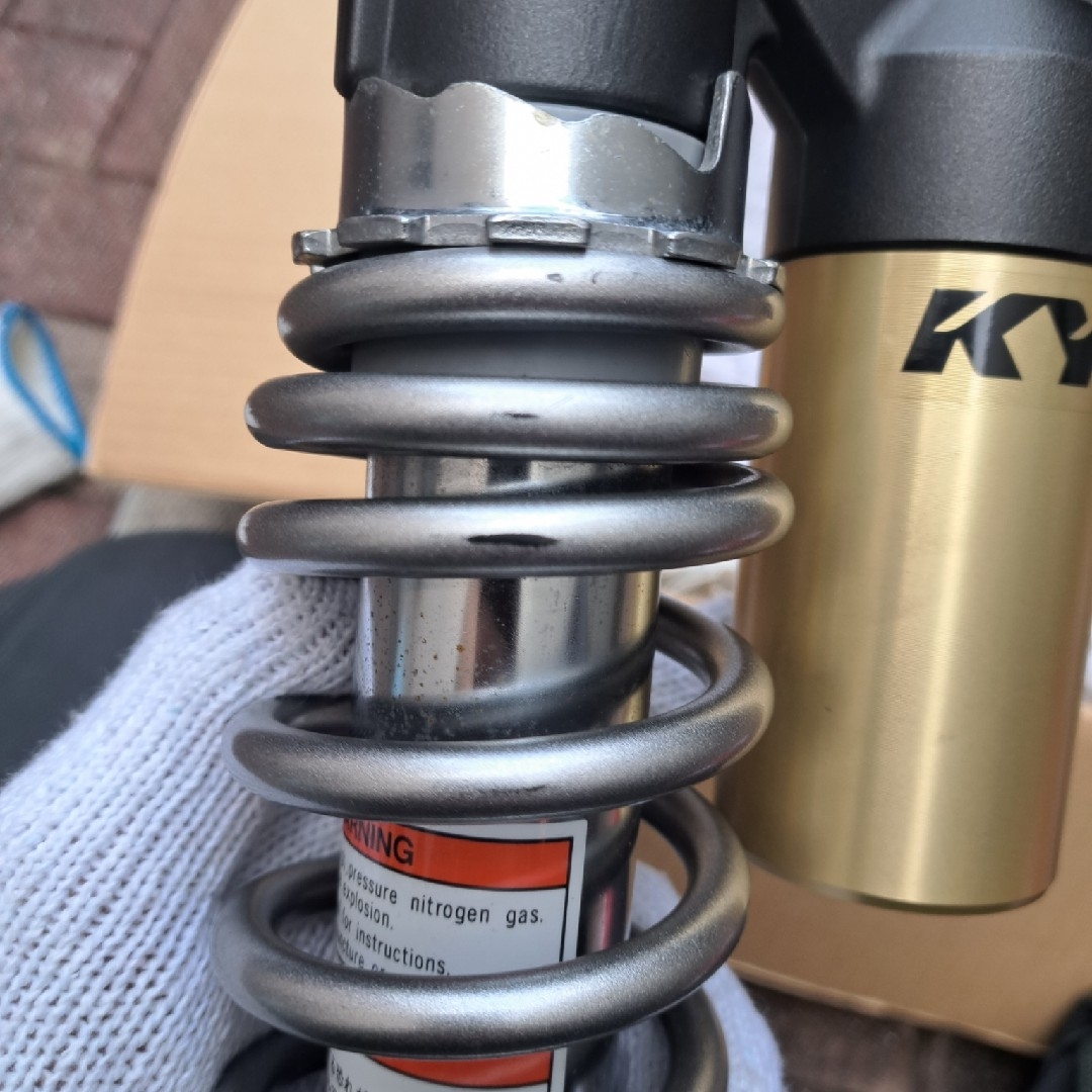 ZRX1200 ダエグ リアサスペンション ZRX1200 ダエグ リアサスペンション