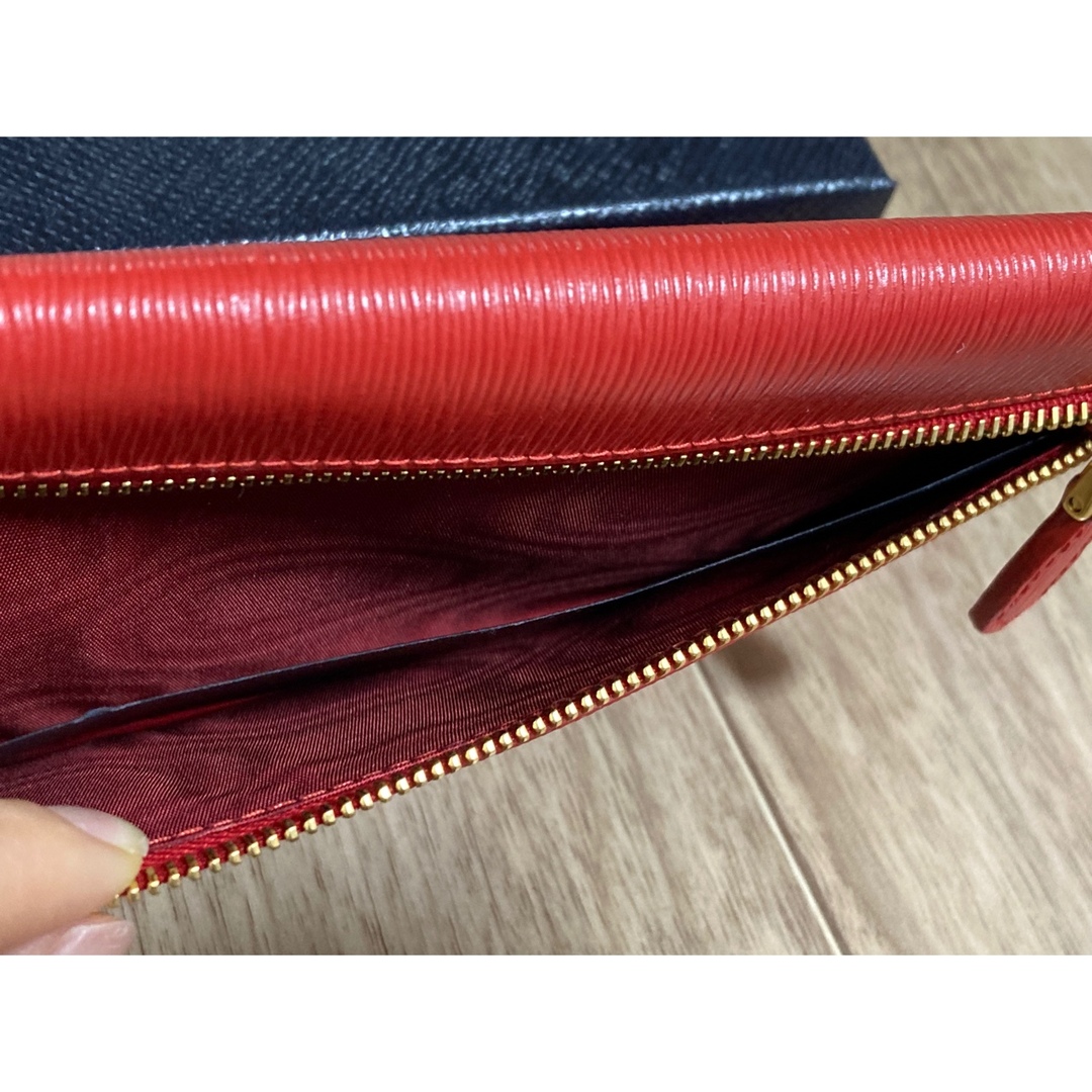 PRADA(プラダ)のPRADA　長財布 ヴィテッロムーブ　エンベロープ　レター型ウォレット。 レディースのファッション小物(財布)の商品写真