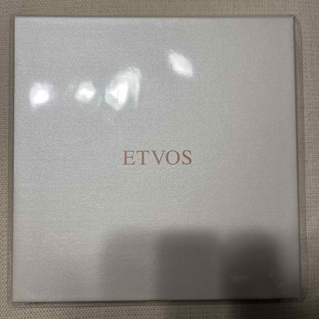 ETVOS(エトヴォス)の【新品】エトヴォス ホリデー コフレ 2023 カームピンク クリスマスコフレ コスメ/美容のキット/セット(コフレ/メイクアップセット)の商品写真