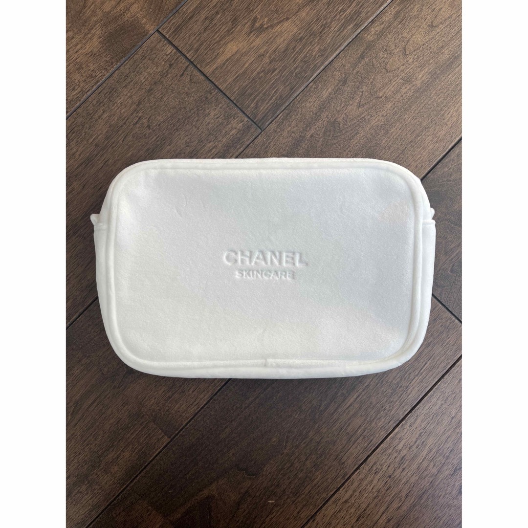 CHANEL(シャネル)のCHANEL ノベルティポーチ レディースのファッション小物(ポーチ)の商品写真