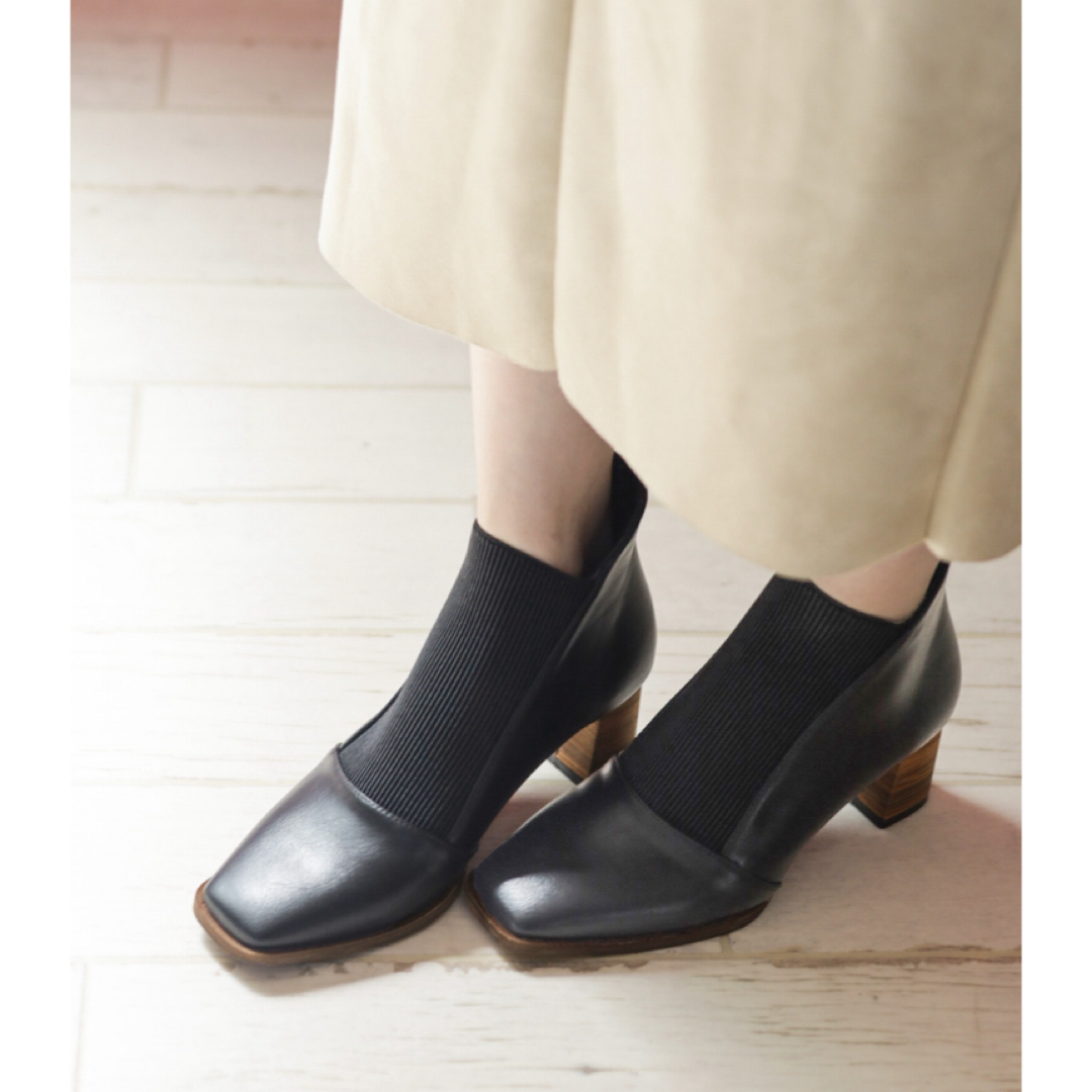 SESTO(セスト)のウッドヒール ゴムフィット アンクル ブーティ風 パンプス 24.0cm レディースの靴/シューズ(ブーティ)の商品写真