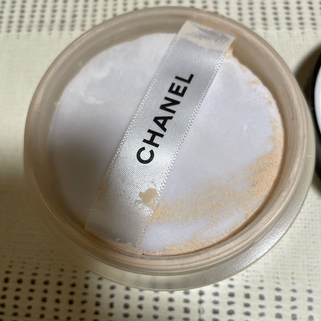シャネル CHANEL プードゥル ユニヴェルセル リーブル N #30 30g コスメ/美容のベースメイク/化粧品(フェイスパウダー)の商品写真