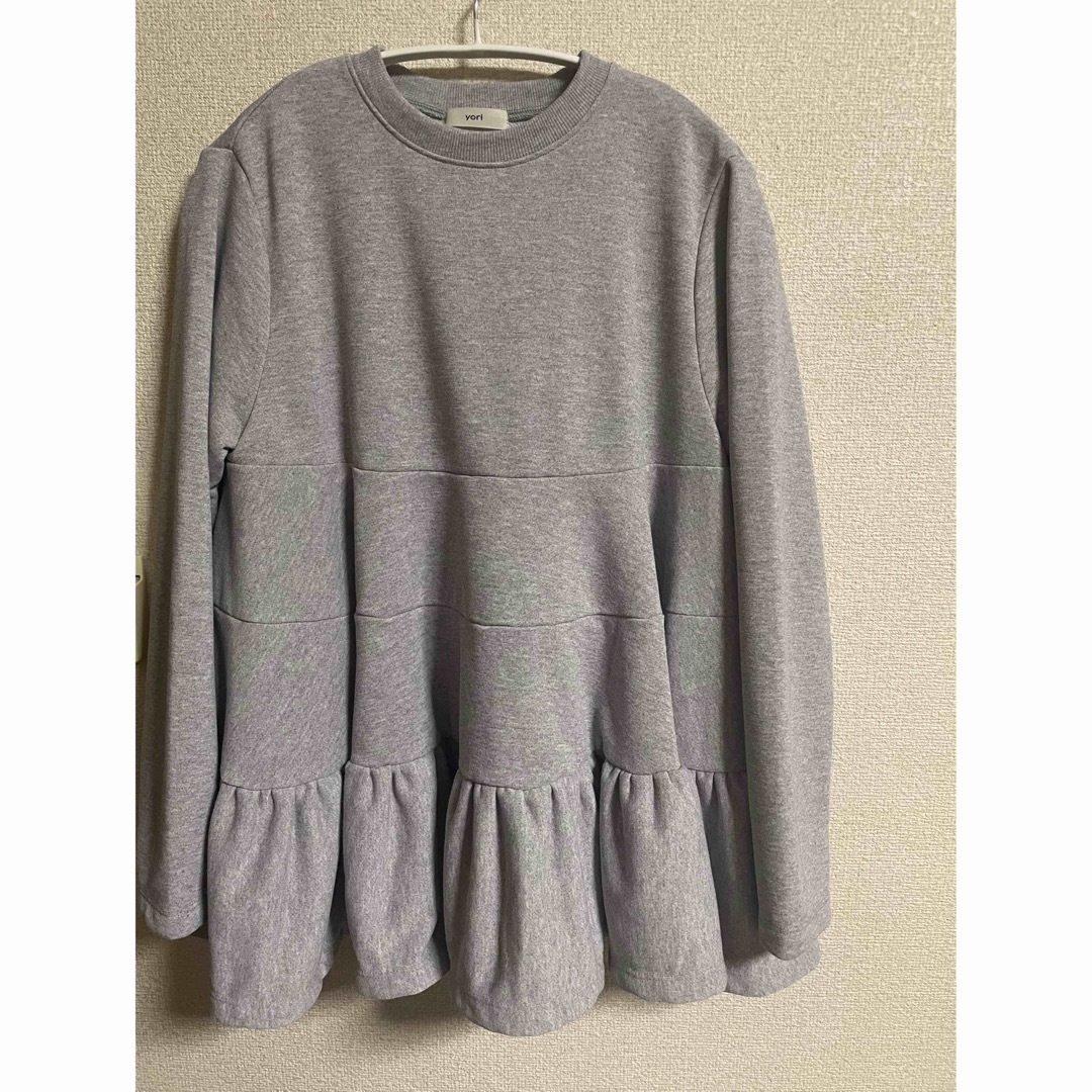 美品】裏毛ティアードフリルカットソー yori 美品】裏毛ティアードフリルカットソー yori