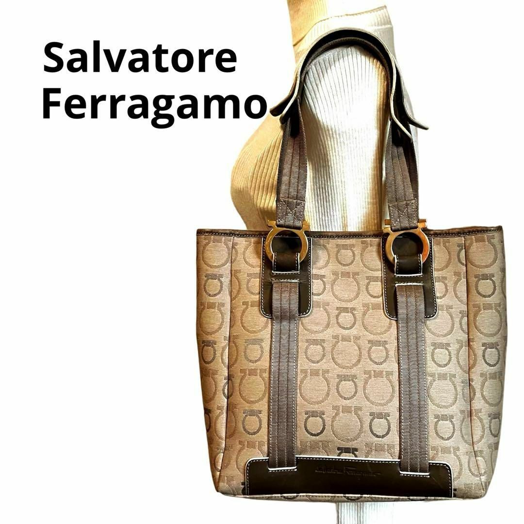 Salvatore Ferragamo(サルヴァトーレフェラガモ)のSalvatore Ferragamo ガンチーニキャンバストートバッグ レディースのバッグ(トートバッグ)の商品写真