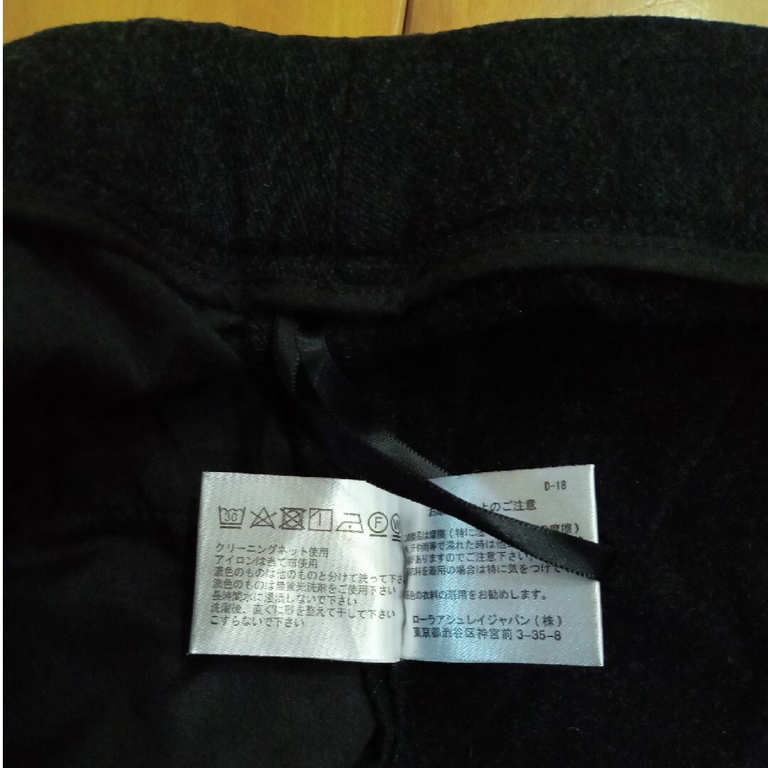 LAURA ASHLEY(ローラアシュレイ)のローラアシュレイ　濃いグレー　パンツ13号 レディースのパンツ(カジュアルパンツ)の商品写真