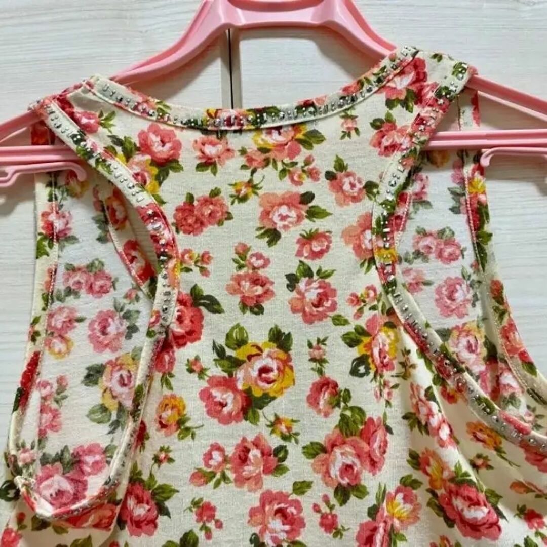 INGNI(イング)の♡イング INGNI♡ タンクトップ　ビジュー付き【M】 花柄 レディースのトップス(タンクトップ)の商品写真