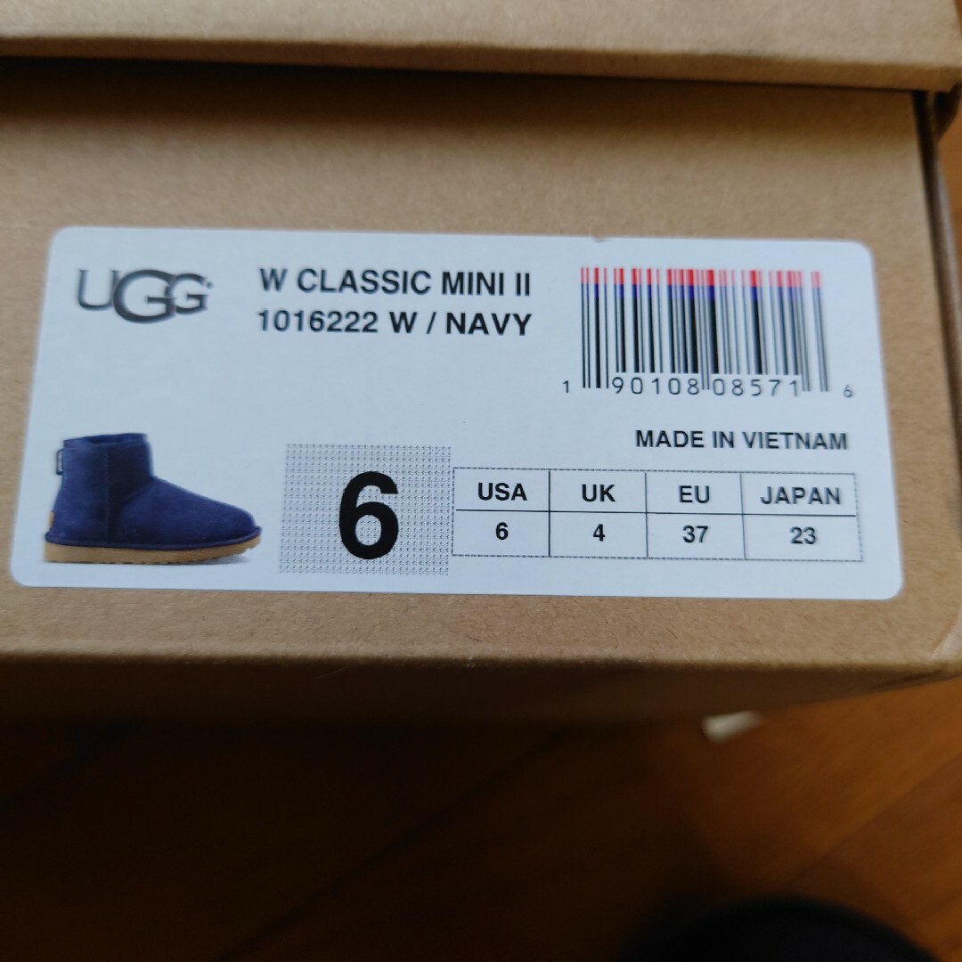 UGG(アグ)のPeach様ご専用☆正規店購入UGGクラシックミニ☆サイズ6☆ネイビー レディースの靴/シューズ(ブーツ)の商品写真