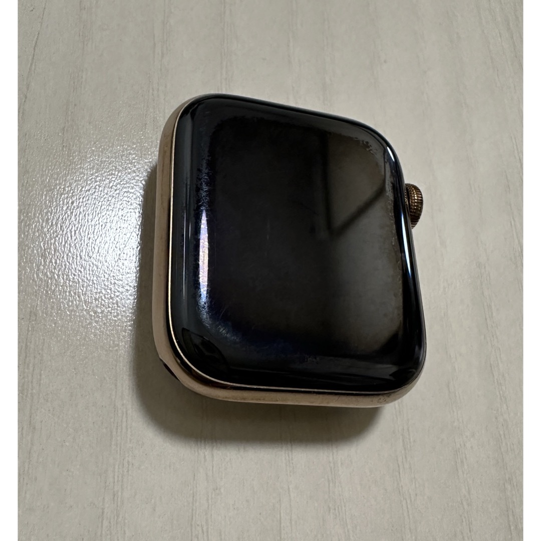 Apple Watch(アップルウォッチ)のApple watch 4[44mm セルラー]ステンレススチール ゴールド スマホ/家電/カメラのスマートフォン/携帯電話(その他)の商品写真