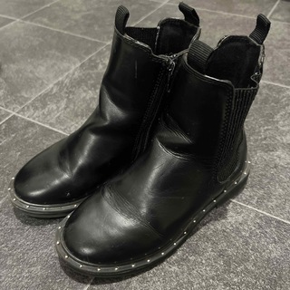 ザラ(ZARA)のZARA  レザーブーツ　29（18.5）(ブーツ)