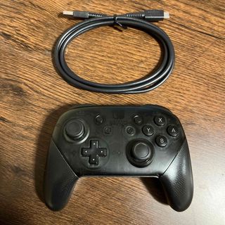 ニンテンドースイッチ(Nintendo Switch)の【純正品】switch プロコン USB cケーブル付き(若干ジャンク？)(家庭用ゲーム機本体)