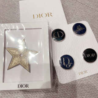 ディオール(Dior)の【非売品】DIORピンバッチセット(バッジ/ピンバッジ)