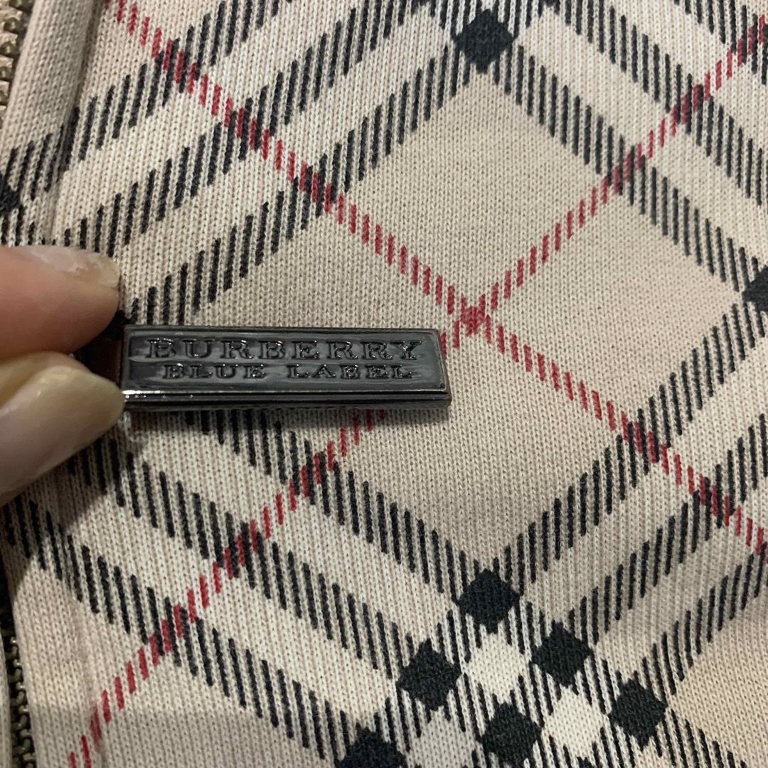 BURBERRY BLUE LABEL(バーバリーブルーレーベル)のバーバリー　フード付きパーカー レディースのトップス(パーカー)の商品写真