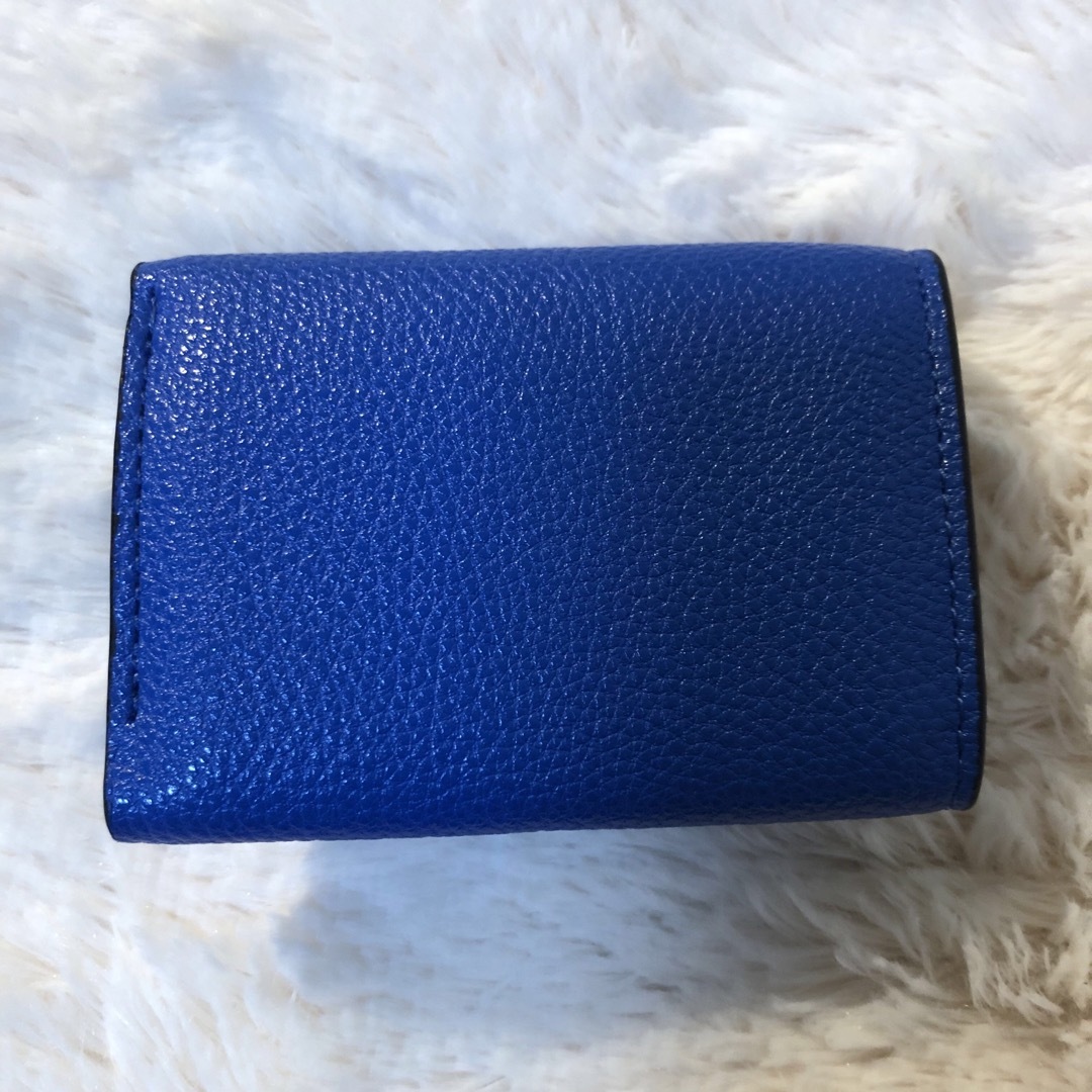 GUESS(ゲス)のGUESS ゲス 3つ折り財布 コンパクトウォレット　ブルー　美品 レディースのファッション小物(財布)の商品写真