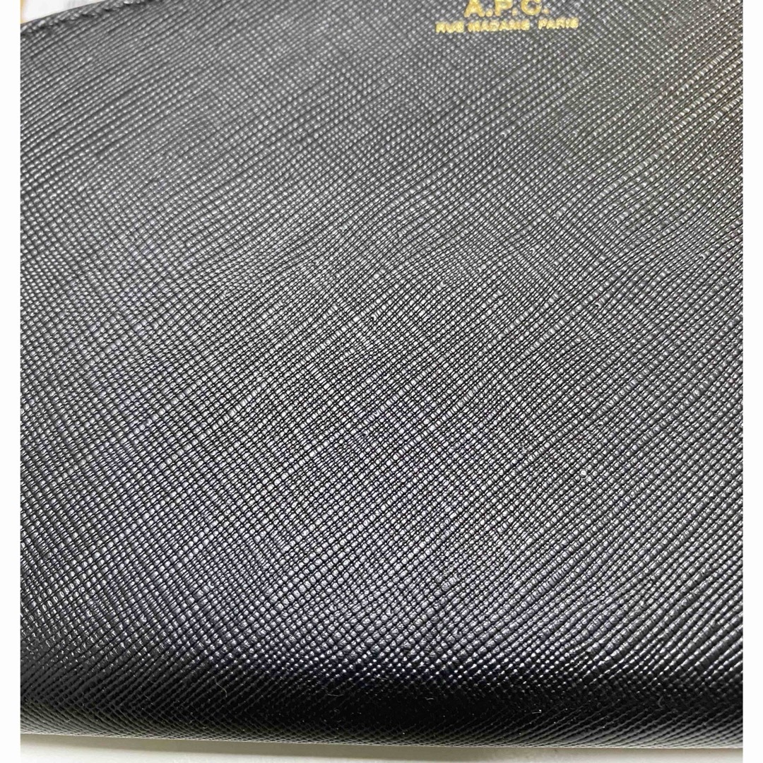A.P.C(アーペーセー)の未使用♡APC アーペーセー ハーフムーン 長財布 レザー  黒ブラック レディースのファッション小物(財布)の商品写真