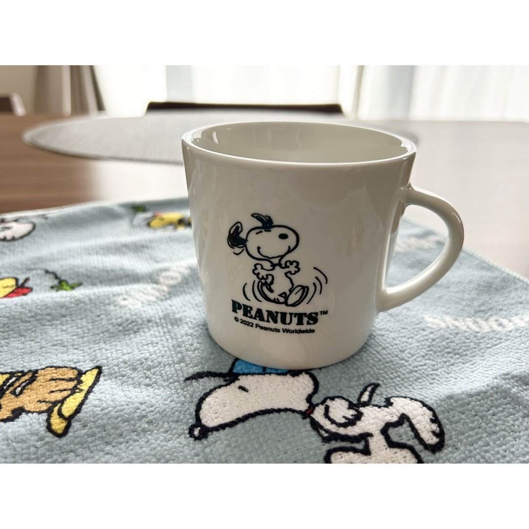 SNOOPY(スヌーピー)の新品・未使用 ✳︎スヌーピー✳︎ マグカップ　コップ　タオルハンカチ キッズ/ベビー/マタニティの授乳/お食事用品(マグカップ)の商品写真