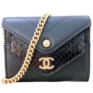 シャネル(CHANEL)の　シャネル CHANEL チェーンミニクラッチ A70313 ブラック ゴールド金具 カーフスキン/パイソン レディース クラッチバッグ(クラッチバッグ)