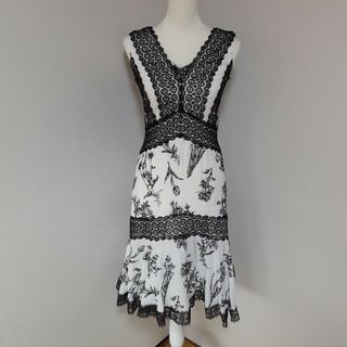 TADASHI SHOJI - 新品♢TADASHI SHOJI タダシ ショージ 刺繍 ...