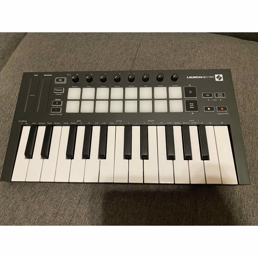 novation(ノベーション)のNOVATION / Launchkey Mini MK3  楽器のDTM/DAW(MIDIコントローラー)の商品写真