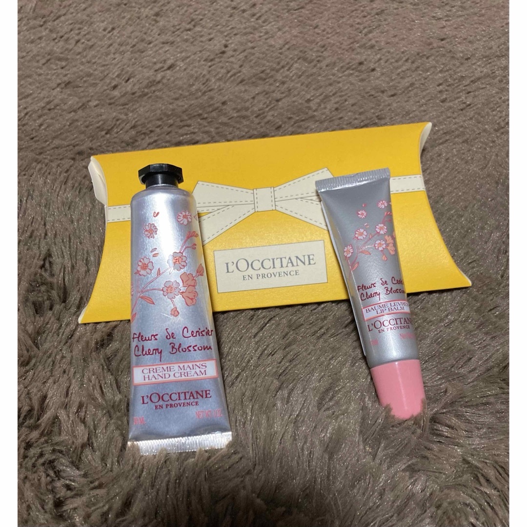 L'OCCITANE(ロクシタン)の【未使用】ロクシタン★チェリーブロッサム ソフトハンドクリーム&リップクリーム コスメ/美容のボディケア(ハンドクリーム)の商品写真