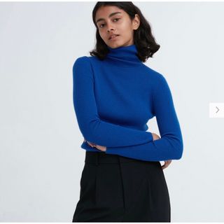 ユニクロ(UNIQLO)の★新品★ユニクロ エクストラファインメリノリブタートルネックセーター(ニット/セーター)