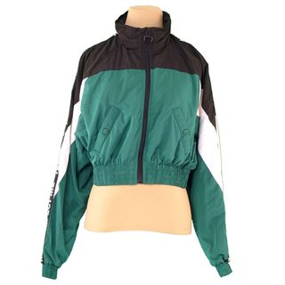 ベルシュカ(Bershka)のBershka ベルシュカ　マウンテンパーカー　グリーン(マウンテンパーカー)