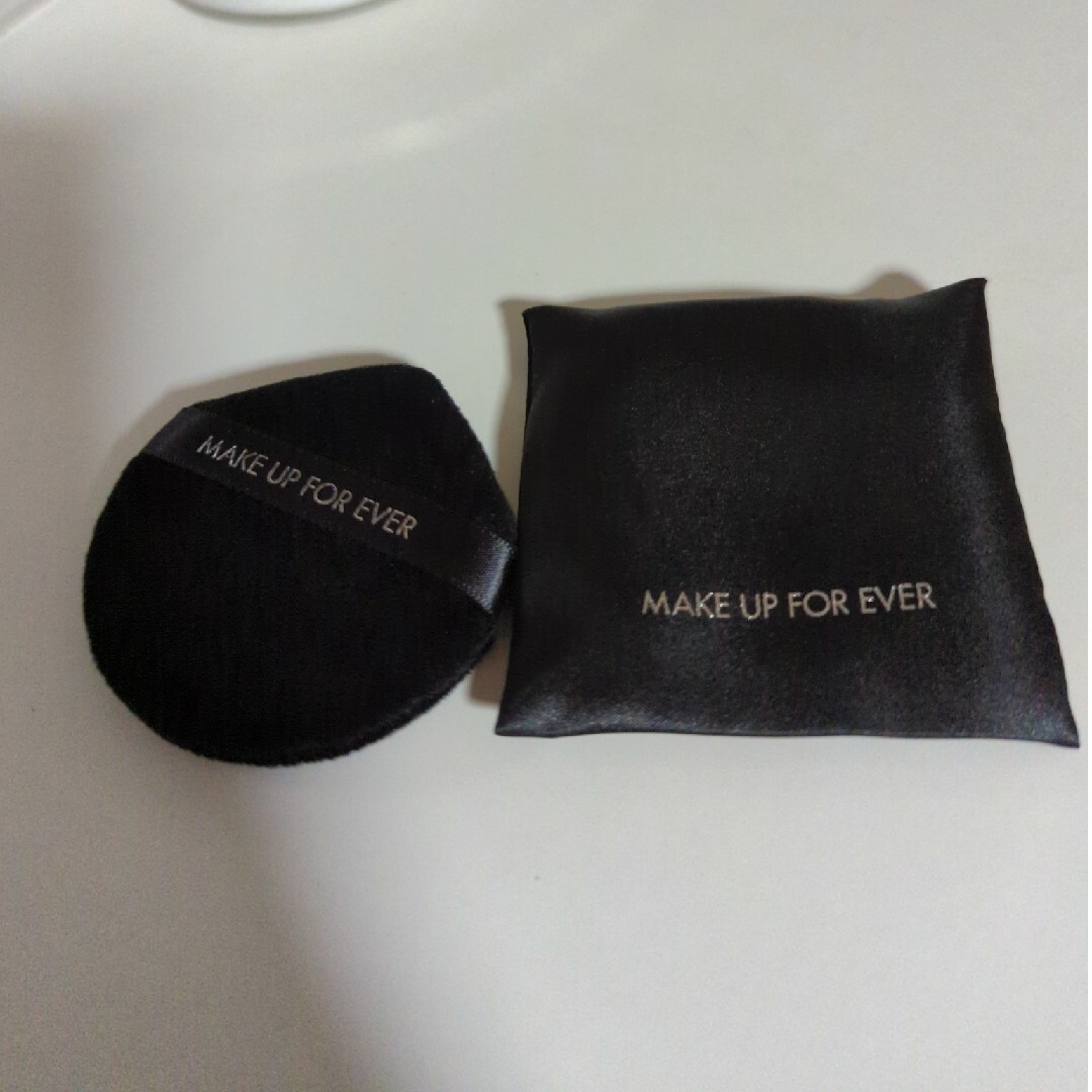 MAKE UP FOR EVER(メイクアップフォーエバー)のメイクアップフォーエバー　パウダーパフのみ コスメ/美容のメイク道具/ケアグッズ(パフ・スポンジ)の商品写真