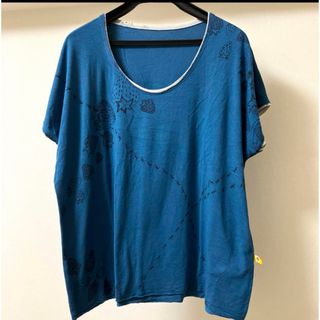 アッシュペーフランス(H.P.FRANCE)のホァナデアルコ　定番ショートTシャツ　ありといちご柄　ブルー(Tシャツ(半袖/袖なし))