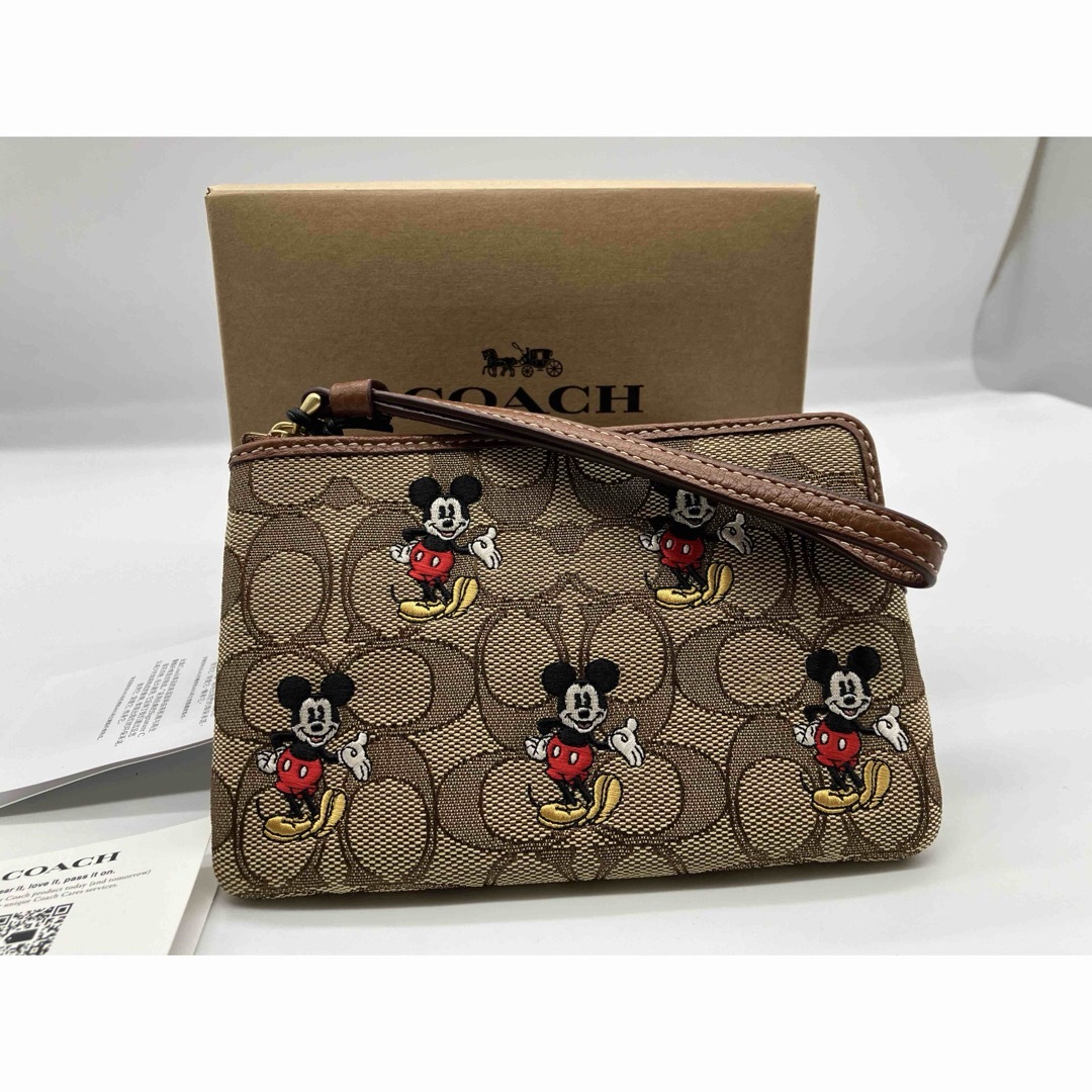 COACH(コーチ)のCOACH【CN033】Disneyコラボ　コーナー ジップ リストレット レディースのファッション小物(ポーチ)の商品写真