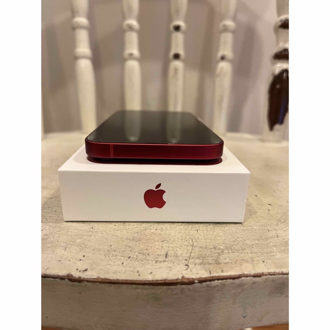 Apple(アップル)のiPhone 13 （PRODUCT）　128GB RED SIMフリー スマホ/家電/カメラのスマートフォン/携帯電話(スマートフォン本体)の商品写真