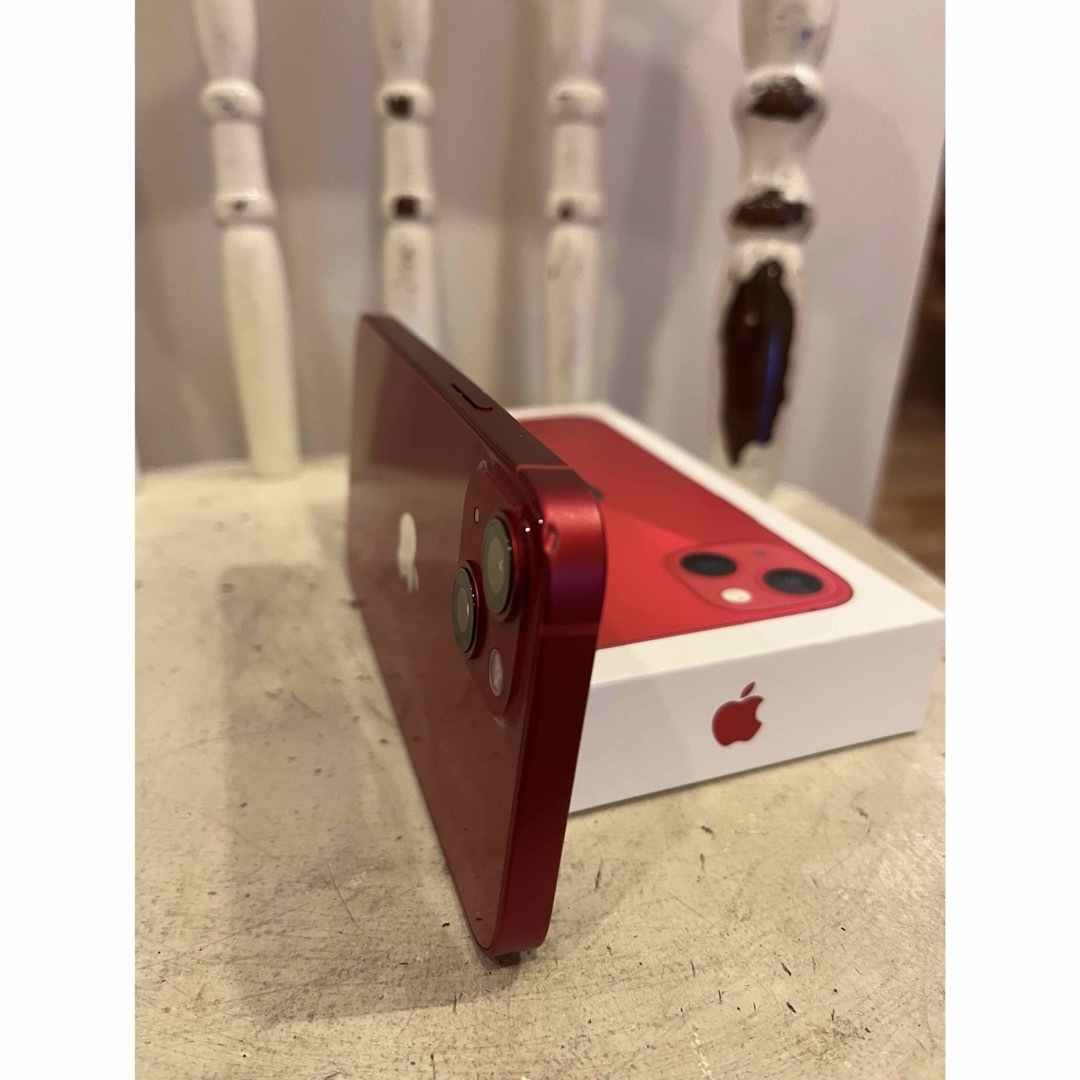 Apple(アップル)のiPhone 13 （PRODUCT）　128GB RED SIMフリー スマホ/家電/カメラのスマートフォン/携帯電話(スマートフォン本体)の商品写真