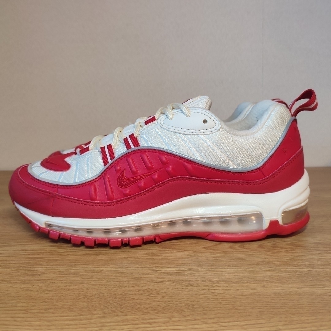 NIKE(ナイキ)の★大人気 NIKE AIRMAX 98 UNIVERSITY RED/WHITE メンズの靴/シューズ(スニーカー)の商品写真