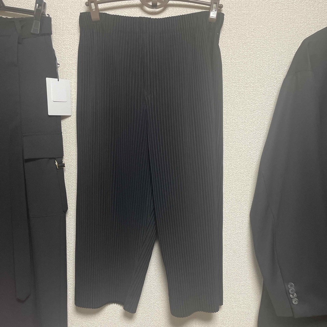 ISSEY MIYAKE(イッセイミヤケ)のHOMME PLISSE ISSEY MIYAKE プリーツパンツ メンズのパンツ(スラックス)の商品写真